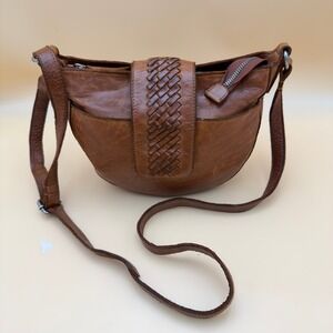 Vilenca Holland Crossbody Bag Women OS Brown Good Woven Leather Saddle Purse